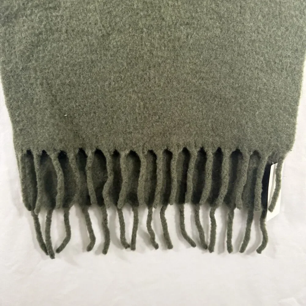 New Uniqlo Wool Blend Souffle Yarn Scarf Green Tassels 83